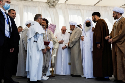 Nord Iraq: il Papa vola in elicottero a Qaraqosh per incontrare la comunità cristiana