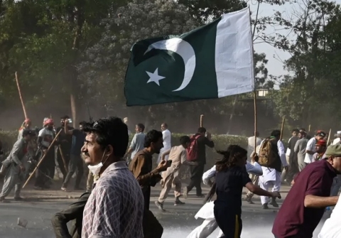 Pakistan: 32 morti negli scontri a Kurram tra fondamentalisti sunniti e sciiti violando le tregue