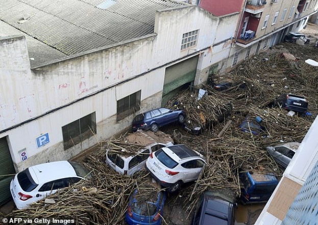 Alluvione Valencia: mega-parcheggio sotterraneo ad Aldaya appare come un cimitero con centinaia di morti