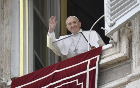 Angelus: Bergoglio ricorda l’apertura della Conferenza di Croce Rossa e Mezzaluna