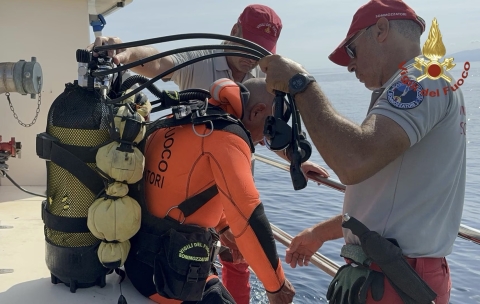 Affondamento yacht a Porticello: le squadre subacquee utilizzeranno il robot per entrare nello scafo