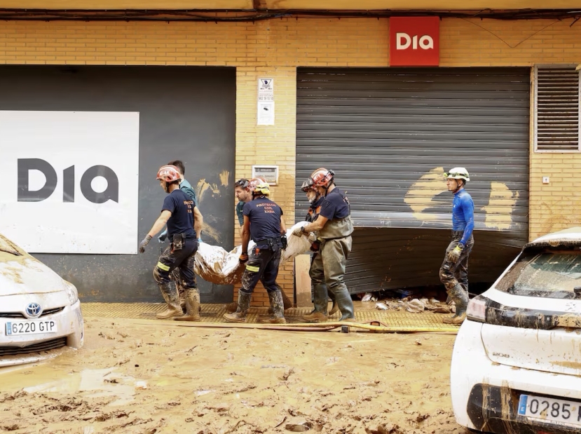 Inondazioni Valencia: 202 le vittime e 7 dispersi trovati vivi. Dichiarati tre giorni di lutto