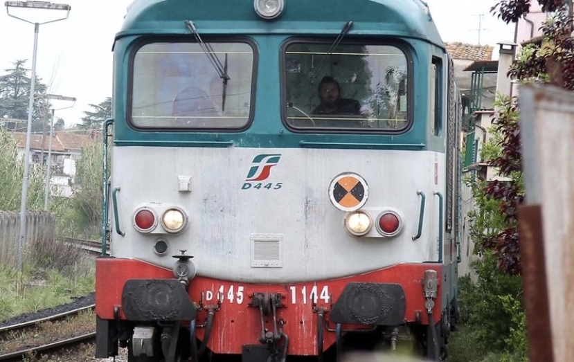 Prato: il meteo blocca un treno regionale. Il sindaco ha ospitato nel Comune i 200 passeggeri