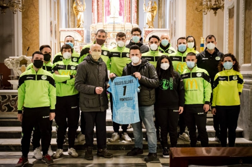 Pallavolo Ponticelli: le nuove maglie dedicate alla Basilica - Santuario di Maria SS. Della Neve