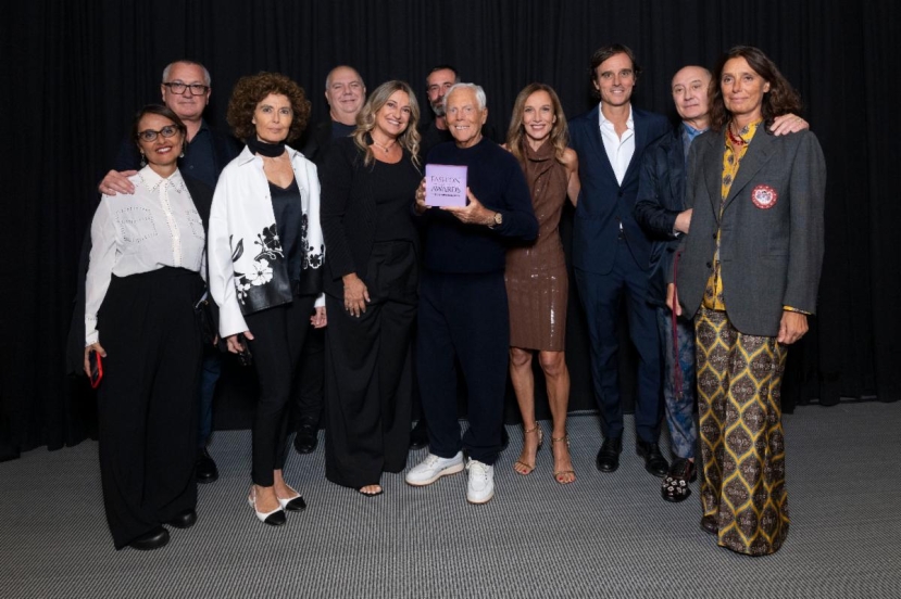 Il Premio 2024  ‘Icona della Moda’ di Chi è Chi Fashion Community Awards consegnato a Giorgio Armani